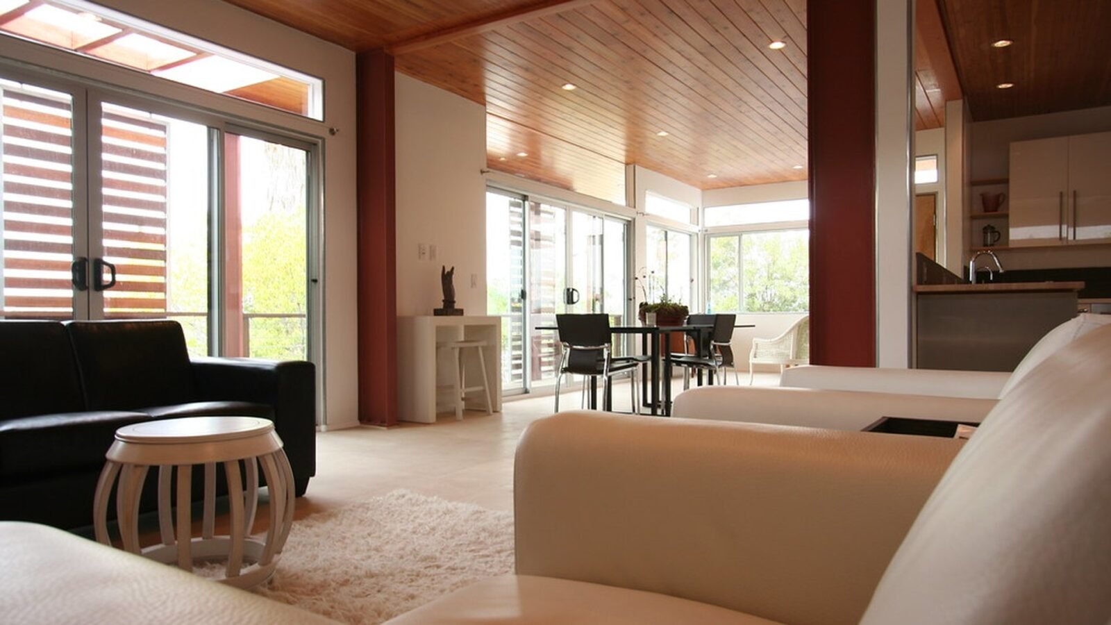 Sofa richtig auswählen: Größe, Material und Form fürs Wohnzimmer