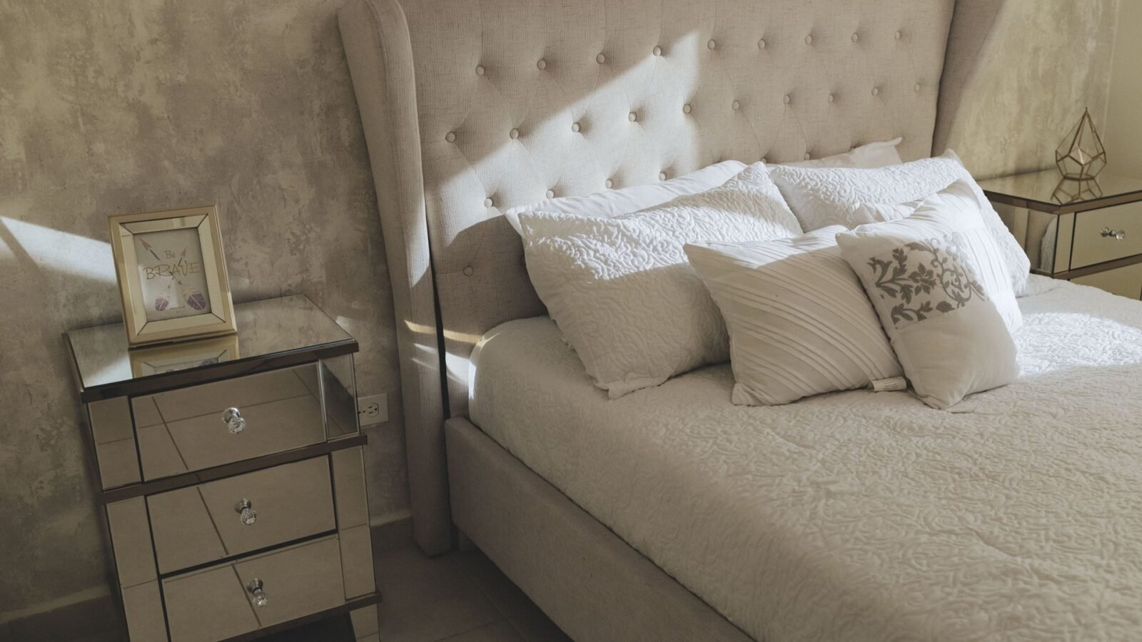 Boxspringbett oder Polsterbett? Kaufberatung fürs Schlafzimmer